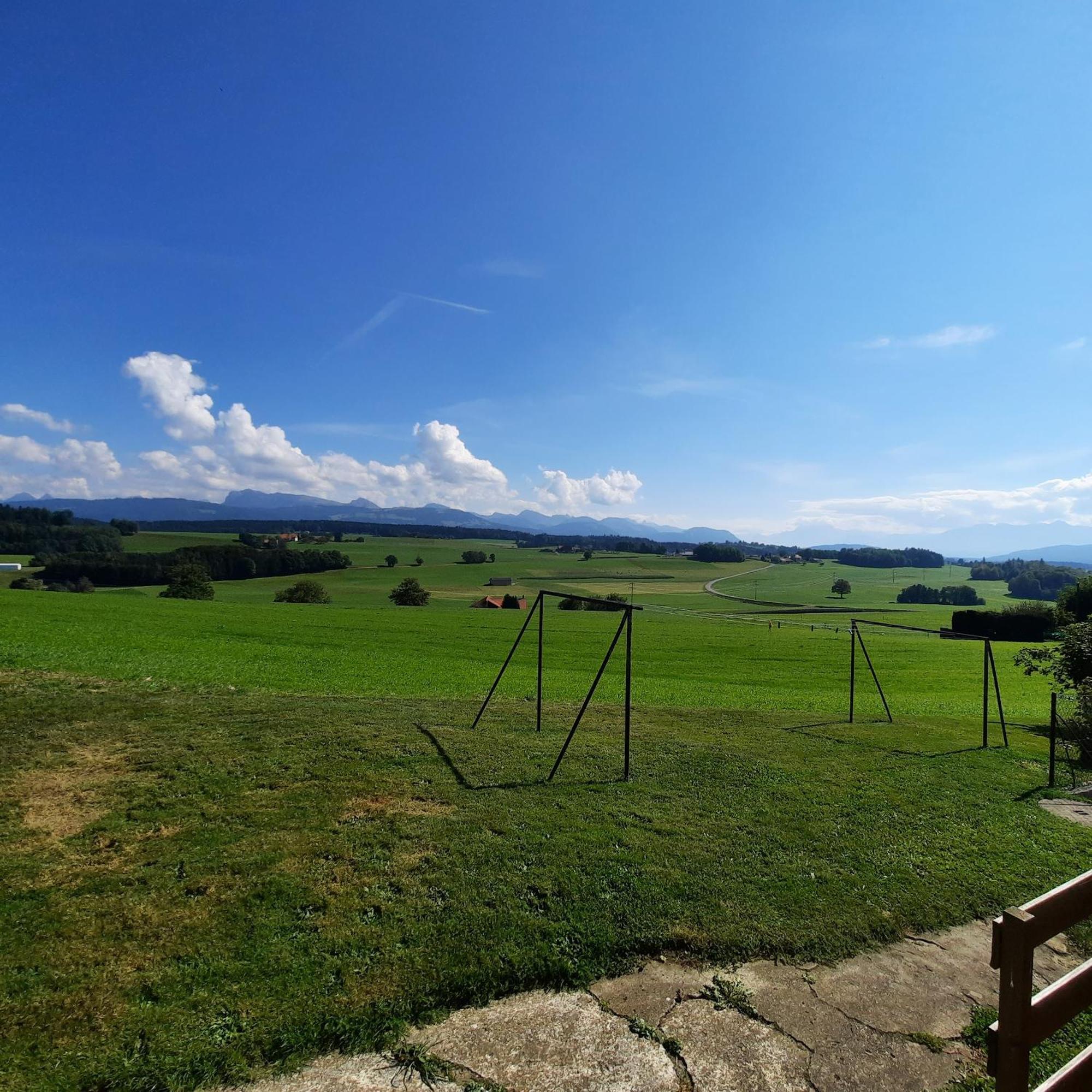 Appartement De Campagne Seul Ursy Bagian luar foto